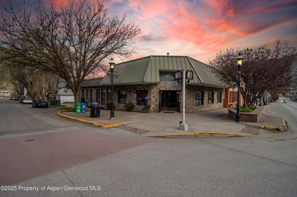 4 of 37 - 931 Grand Avenue, Glenwood Springs, CO