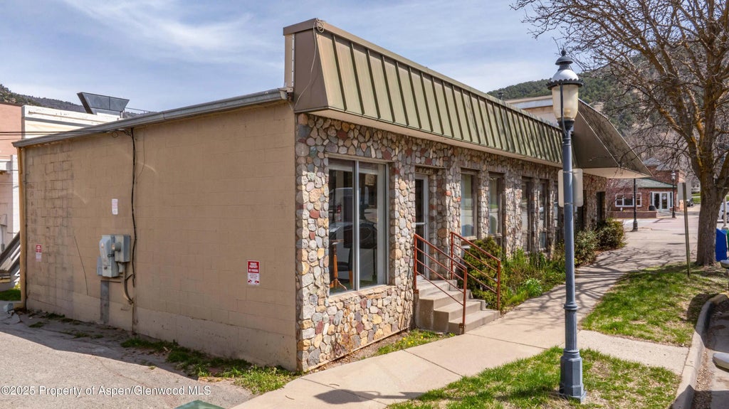 5 of 37 - 931 Grand Avenue, Glenwood Springs, CO