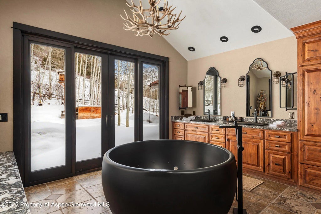 13 of 39 - 303 Conundrum Creek Road, Aspen, CO