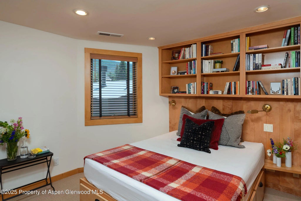 10 of 29 - 809 S Aspen Street 8, Aspen, CO