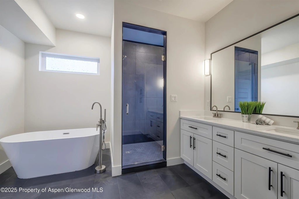 10 of 30 - 2398 Ridge Circle C, Grand Junction, CO