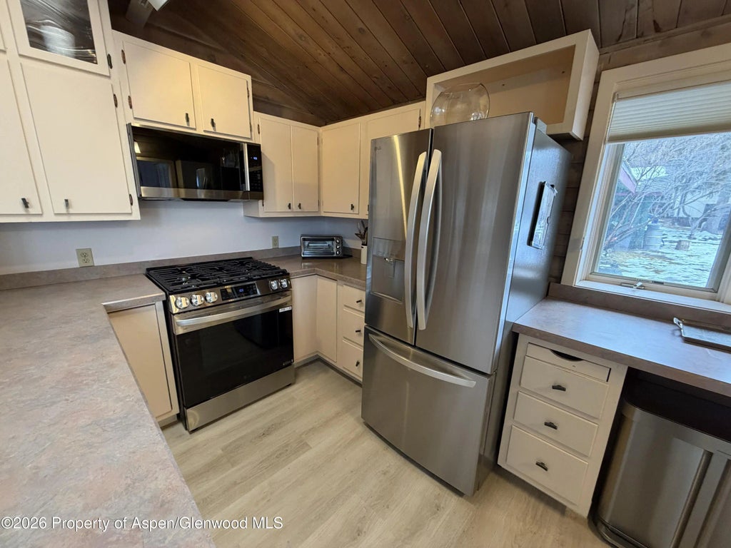 4 of 14 - 980 King Street 1, Aspen, CO