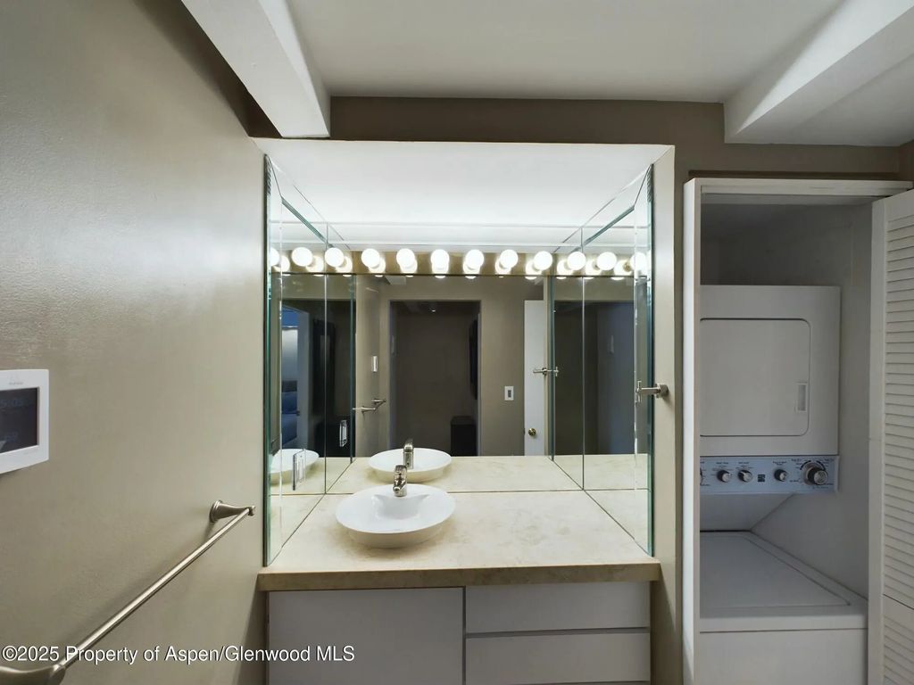 11 of 13 - 601 S S West End Street 7, Aspen, CO