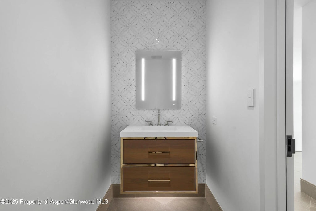 77 of 103 - 401 Eagle Park Drive, Aspen, CO