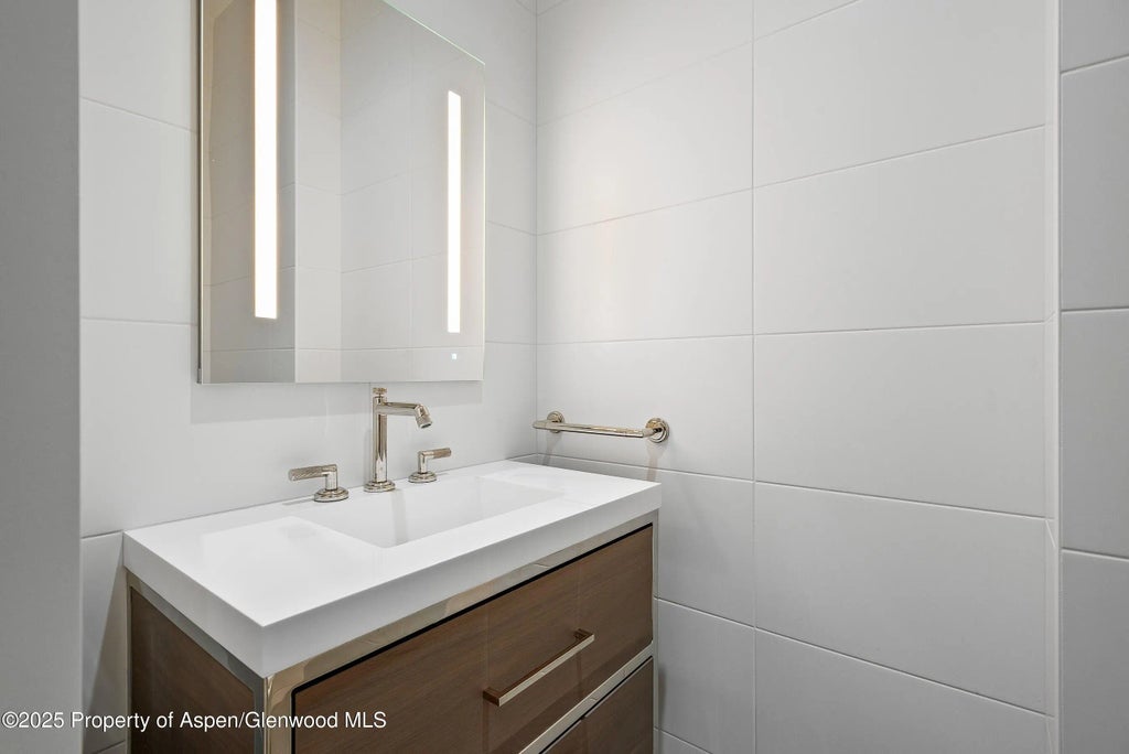 78 of 103 - 401 Eagle Park Drive, Aspen, CO