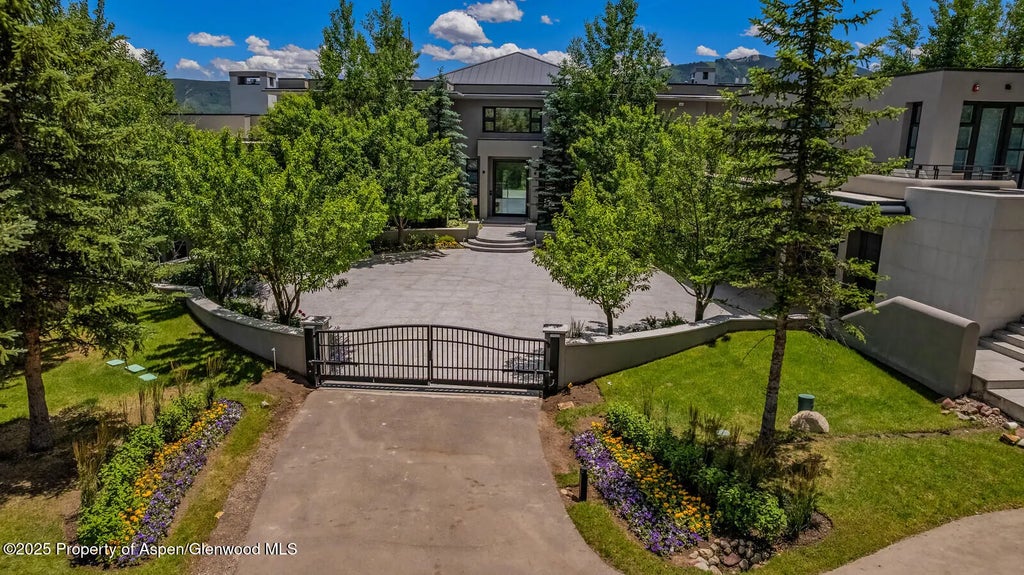 8 of 103 - 401 Eagle Park Drive, Aspen, CO