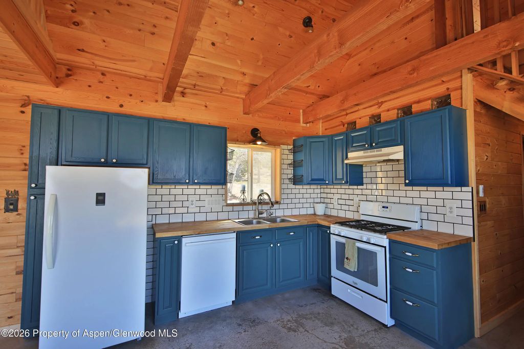 10 of 43 - 56001 Kk Road, Molina, CO