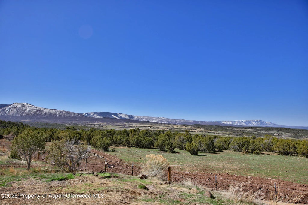 18 of 36 - 56001 Kk Road, Molina, CO
