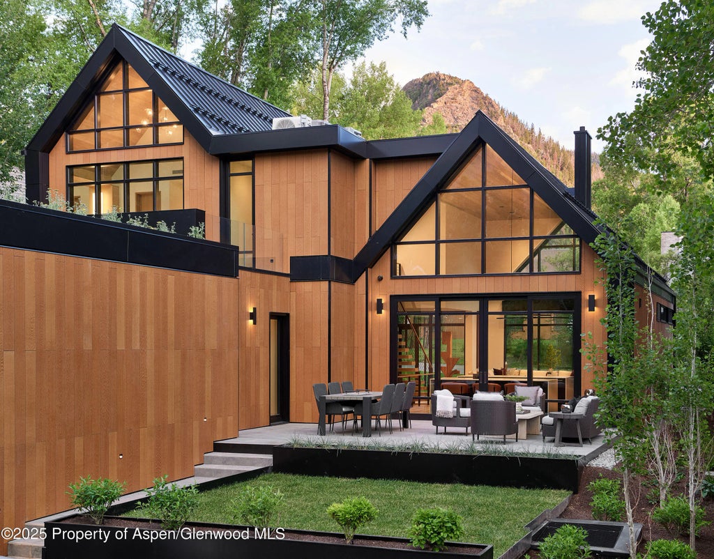 2 of 51 - 810 W Smuggler Street, Aspen, CO