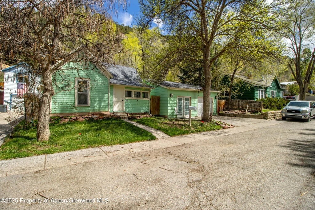 3 of 27 - 824 Lincoln Avenue, Glenwood Springs, CO