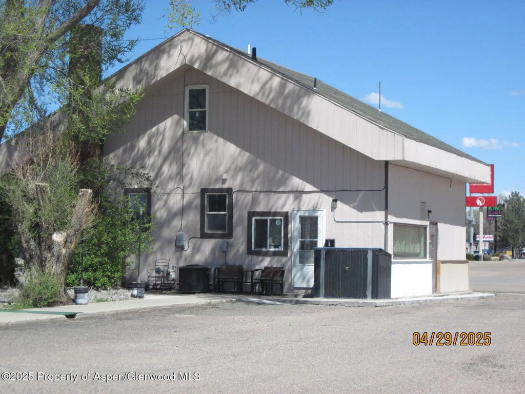 3 of 4 - 820 W Victory Way, Craig, CO