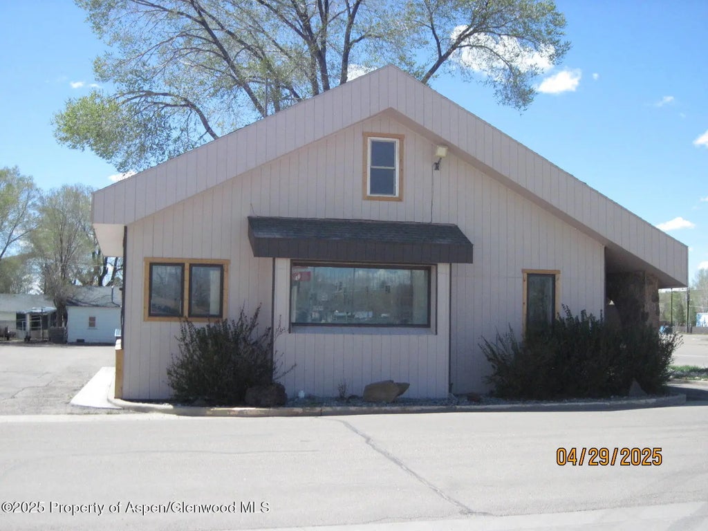 4 of 4 - 820 W Victory Way, Craig, CO