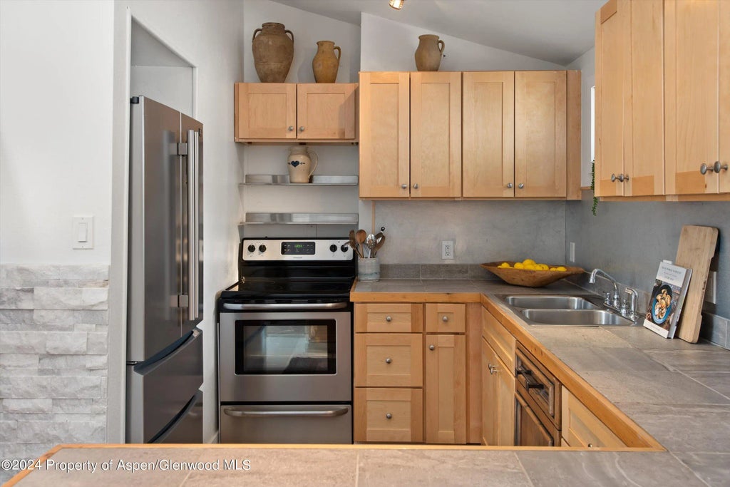 15 of 37 - 140 Maple Lane, Aspen, CO