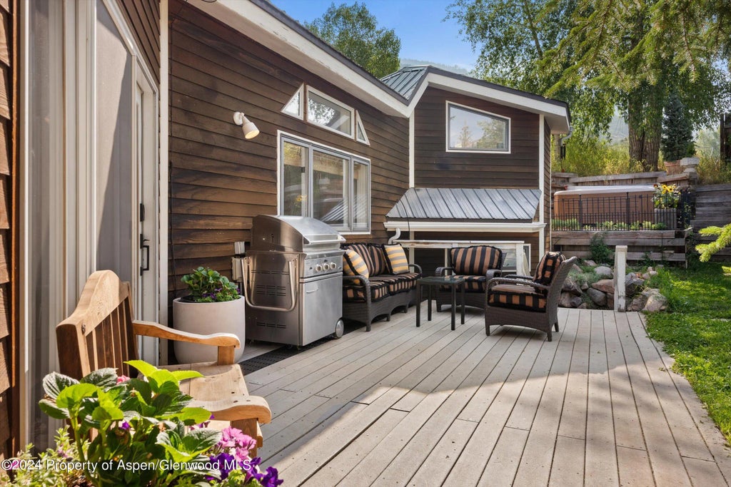2 of 37 - 140 Maple Lane, Aspen, CO