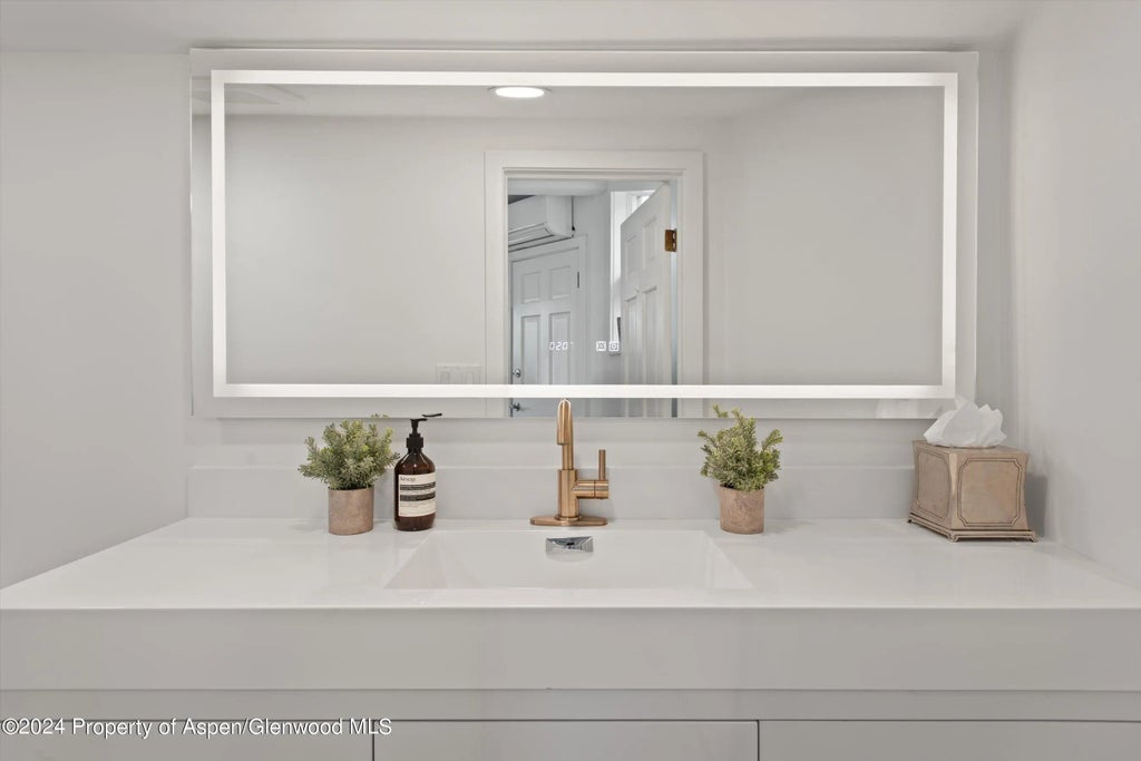 22 of 37 - 140 Maple Lane, Aspen, CO