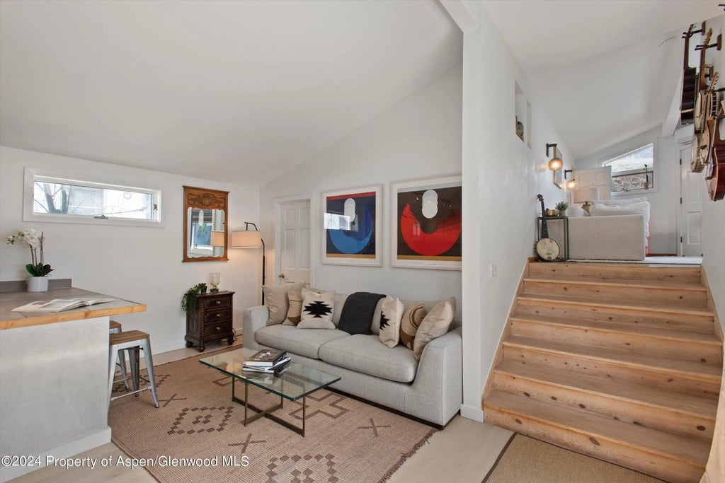 8 of 37 - 140 Maple Lane, Aspen, CO