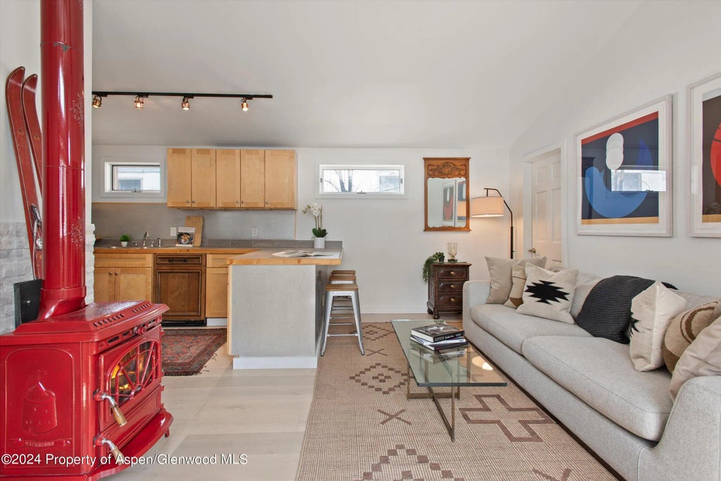 9 of 37 - 140 Maple Lane, Aspen, CO