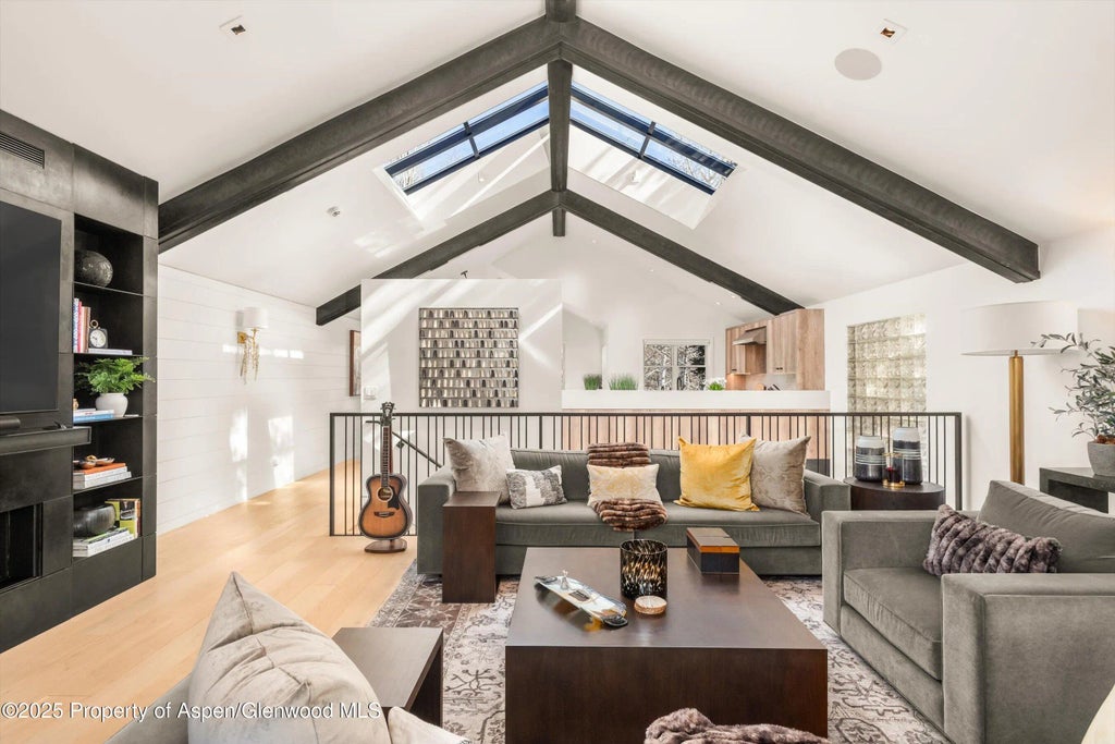 13 of 43 - 929 E E Durant Avenue Avenue 4, Aspen, CO