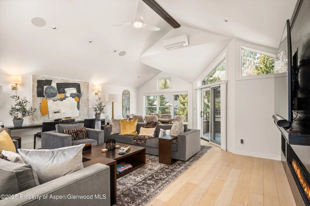 15 of 43 - 929 E E Durant Avenue Avenue 4, Aspen, CO