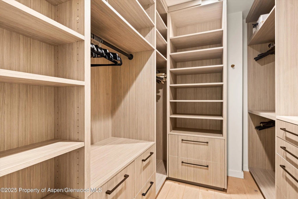 32 of 43 - 929 E E Durant Avenue Avenue 4, Aspen, CO