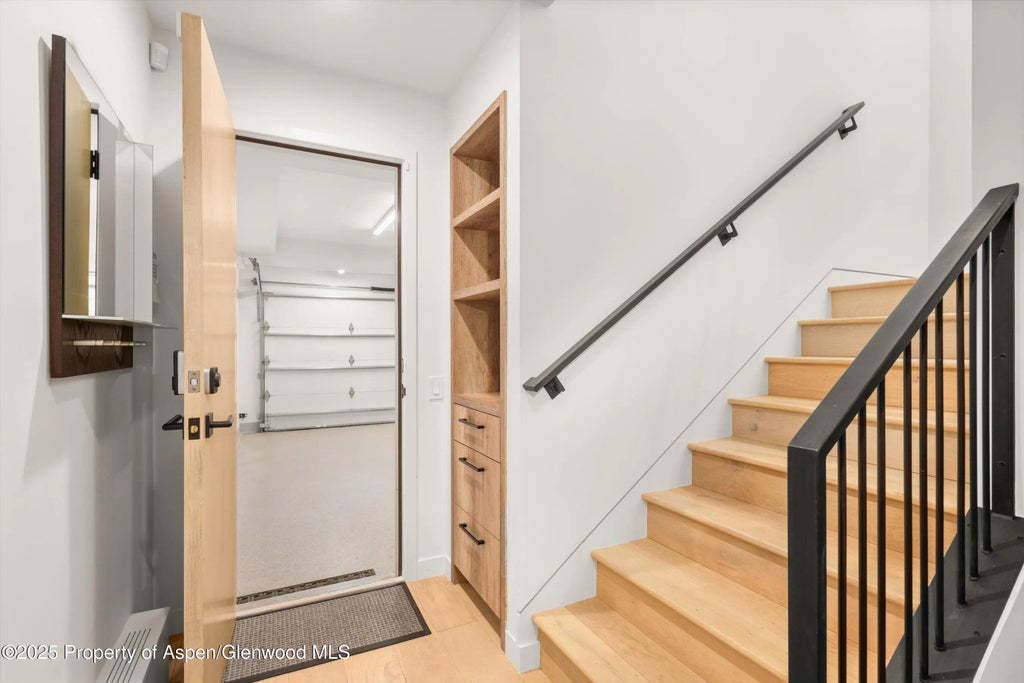 41 of 43 - 929 E E Durant Avenue Avenue 4, Aspen, CO