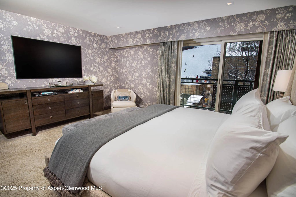 11 of 16 - 555 E Durant Avenue 3c, Aspen, CO