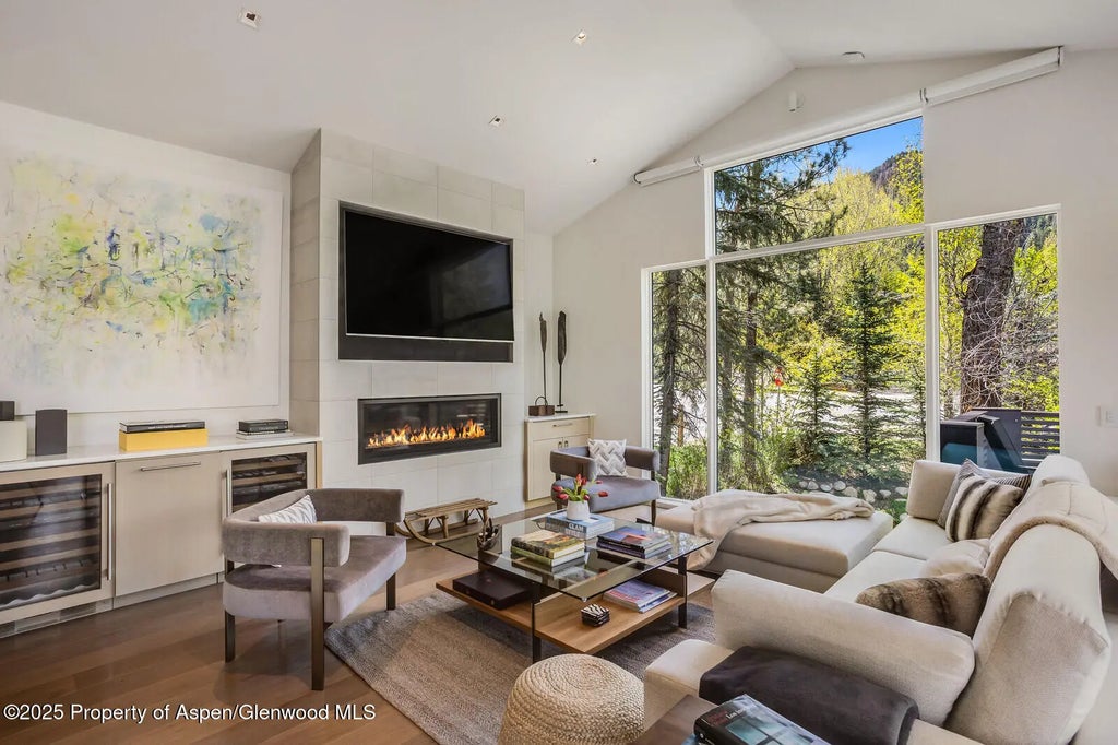 2 of 41 - 100 Park Avenue, Aspen, CO