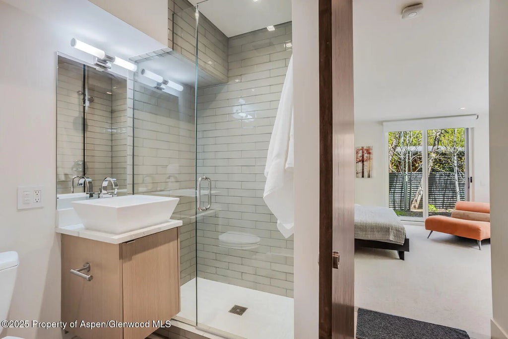 24 of 41 - 100 Park Avenue, Aspen, CO