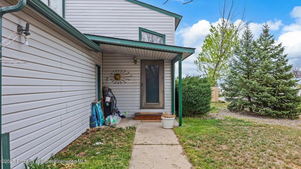 4 of 27 - 500 Fairway Avenue, Rifle, CO