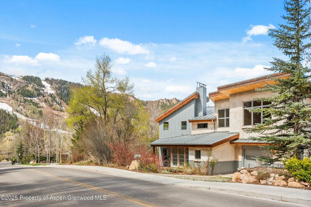 1 of 18 - 515 Park Circle, Aspen, CO
