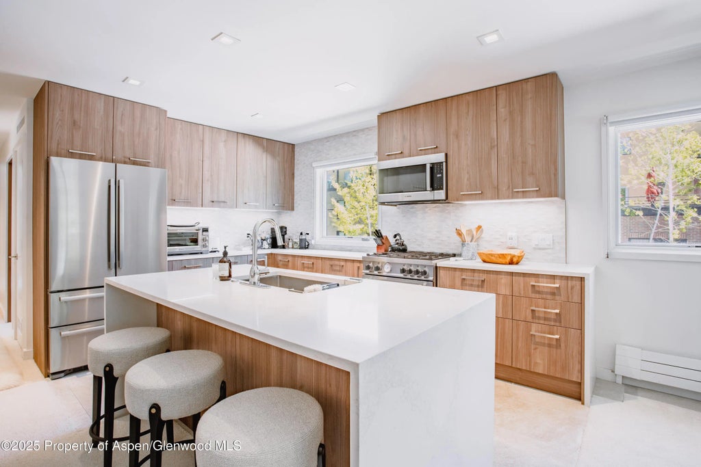 7 of 14 - 210 E Cooper Avenue 3g, Aspen, CO