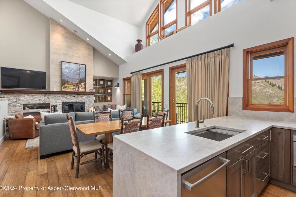 6 of 25 - 425 Wood Road 43, Snowmass Village, CO