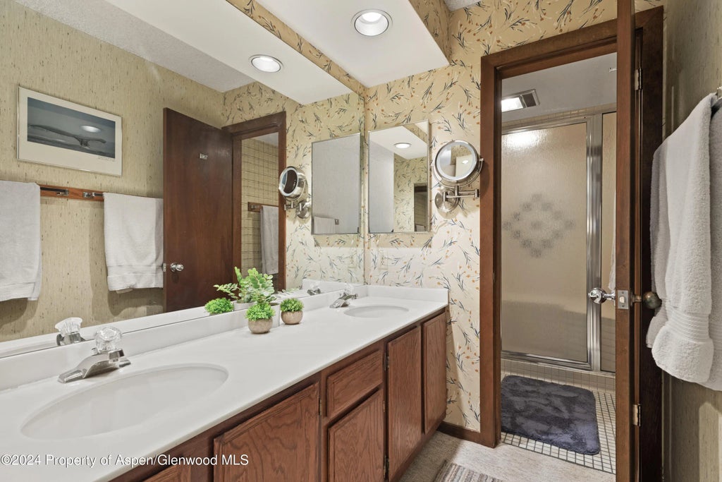18 of 32 - 211 Meadow Ranch Drive D5a, Snowmass Village, CO