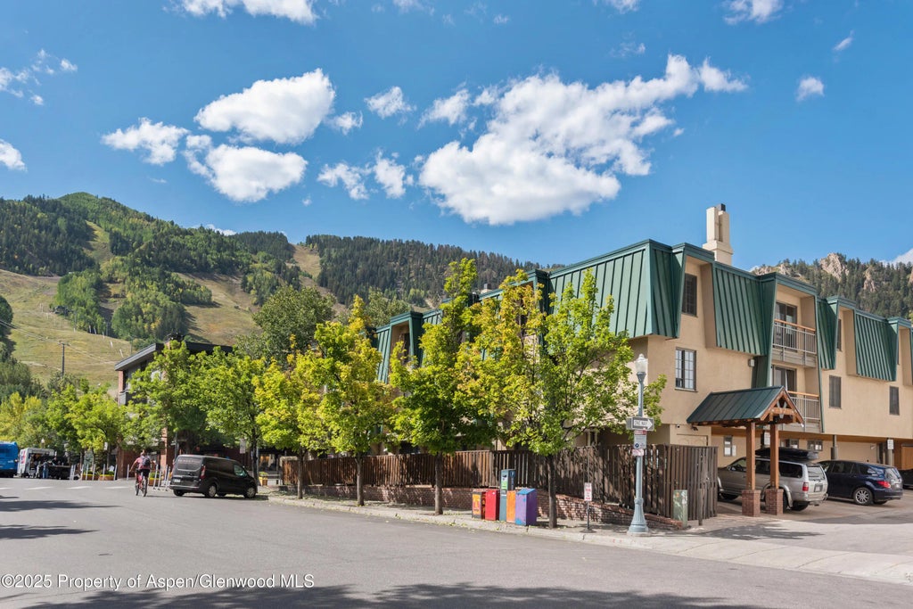 10 of 14 - 630 E Cooper Avenue 4, Aspen, CO