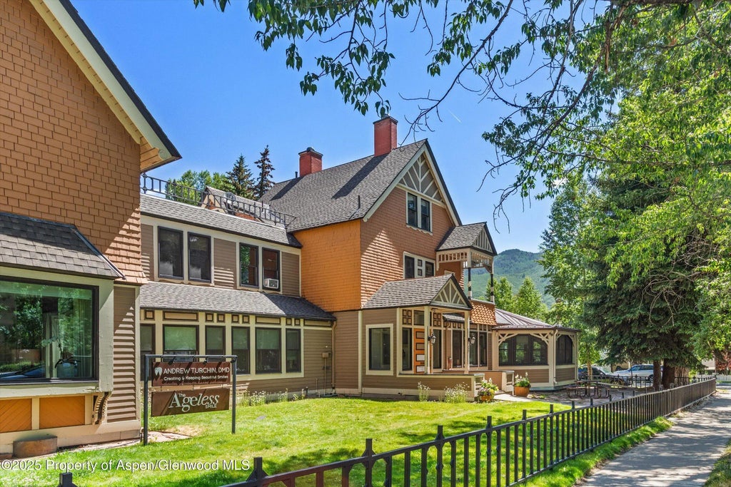 1 of 50 - 400 W Main Street, Aspen, CO