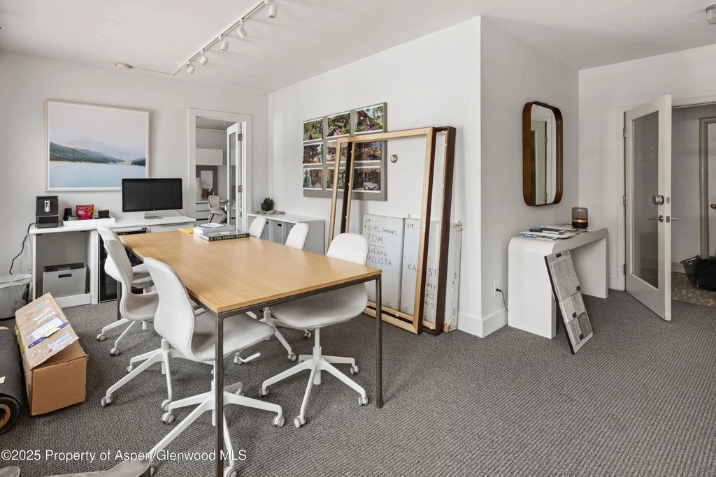 21 of 50 - 400 W Main Street, Aspen, CO
