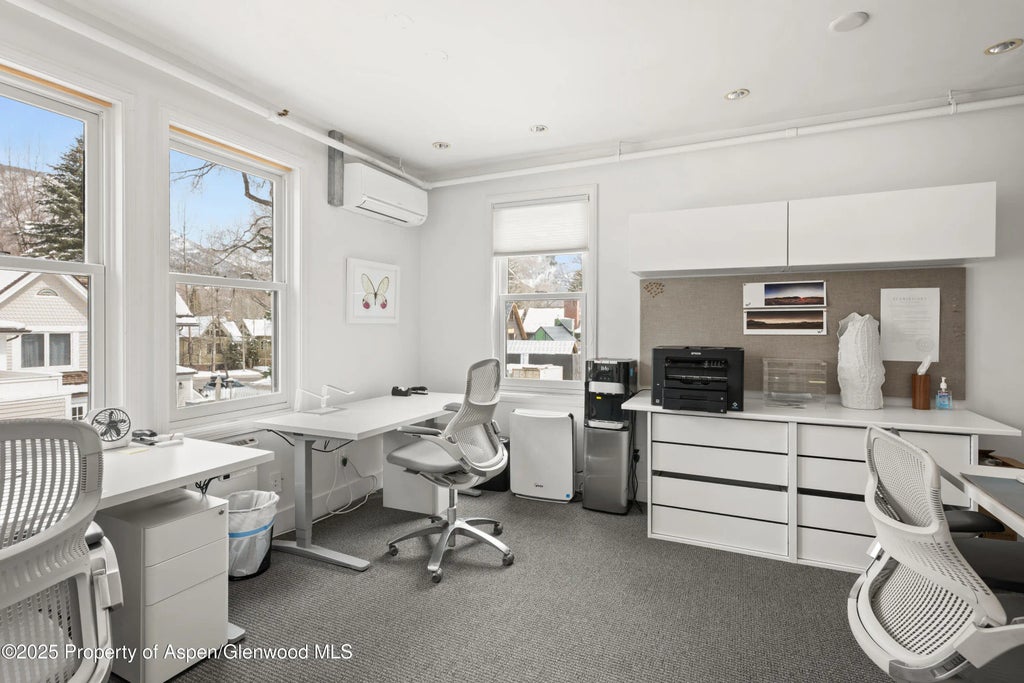 22 of 50 - 400 W Main Street, Aspen, CO