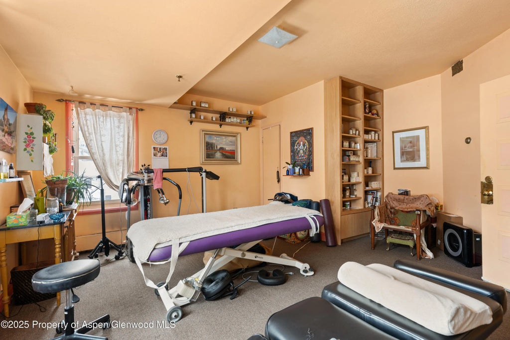 23 of 50 - 400 W Main Street, Aspen, CO