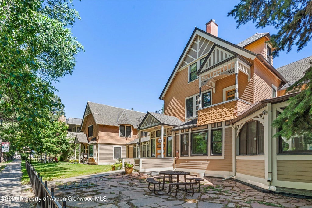 4 of 50 - 400 W Main Street, Aspen, CO