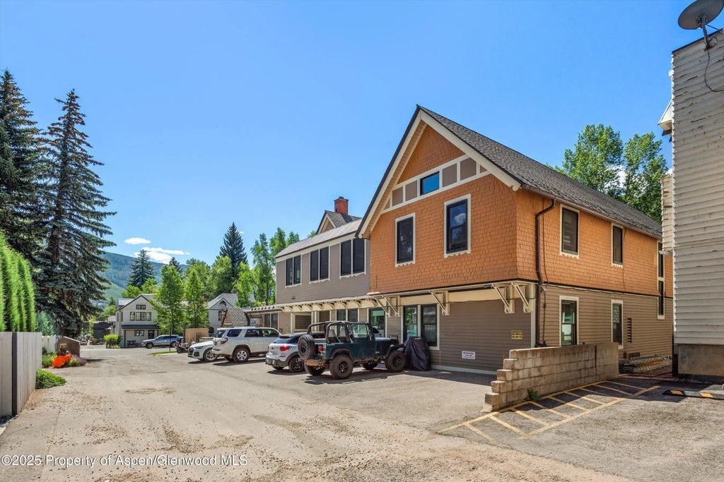 6 of 50 - 400 W Main Street, Aspen, CO