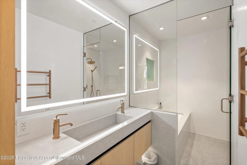 21 of 67 - 211 W Main Street, Aspen, CO