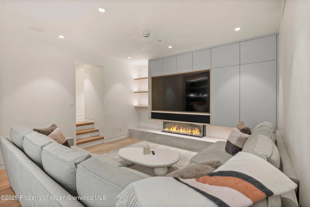 24 of 67 - 211 W Main Street, Aspen, CO