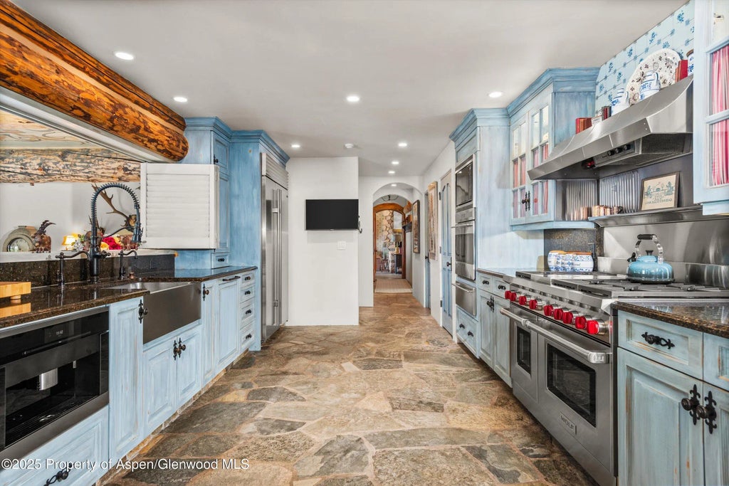 22 of 50 - 87 Magnifico Drive, Aspen, CO