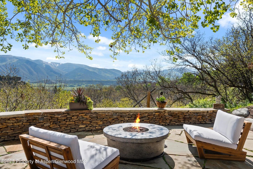 6 of 36 - 1952 Medicine Bow Road, Aspen, CO