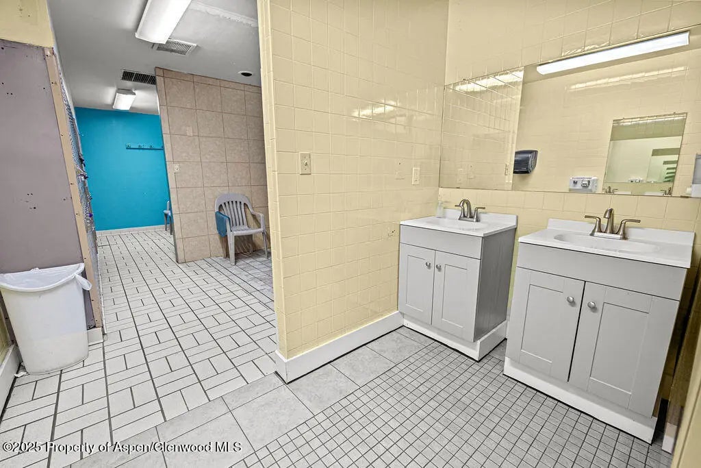 40 of 57 - 261 Commerce Street, Craig, CO