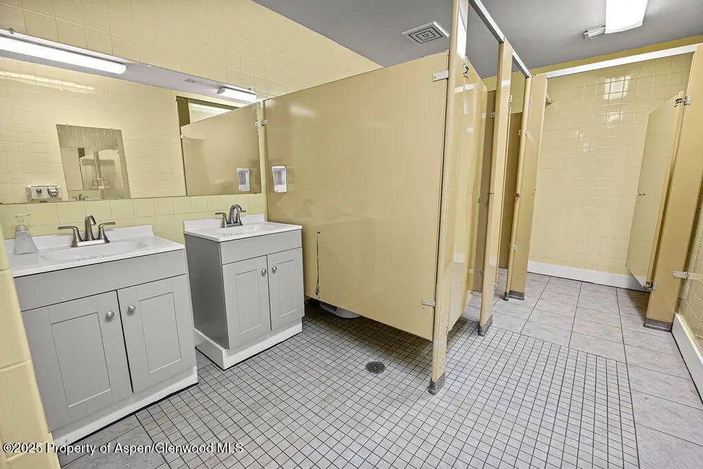 41 of 57 - 261 Commerce Street, Craig, CO