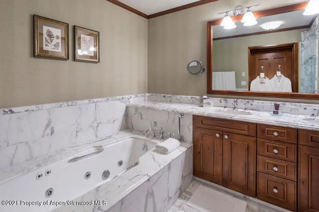 14 of 38 - 197 Prospector Road Unit 2312 Fixed Weeks 1,34,35, Aspen, CO