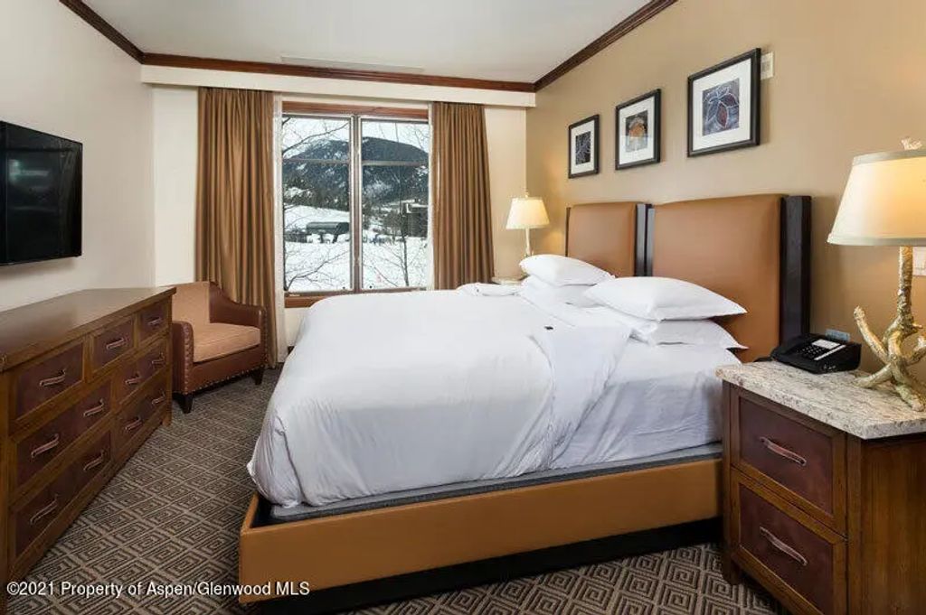 16 of 38 - 197 Prospector Road Unit 2312 Fixed Weeks 1,34,35, Aspen, CO