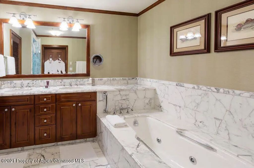 18 of 38 - 197 Prospector Road Unit 2312 Fixed Weeks 1,34,35, Aspen, CO