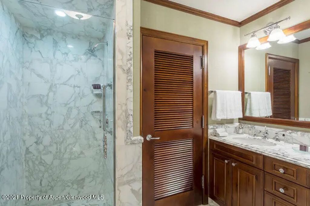 19 of 38 - 197 Prospector Road Unit 2312 Fixed Weeks 1,34,35, Aspen, CO